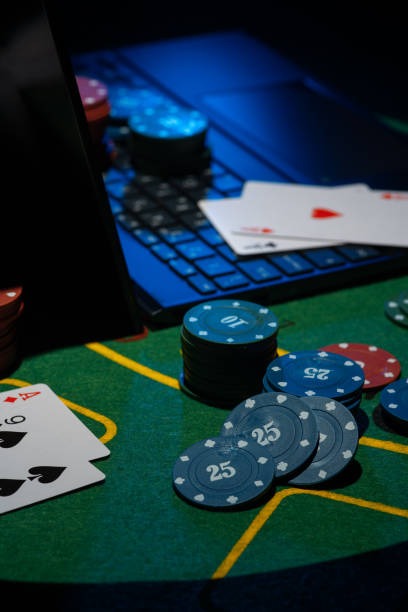 gelas togel Crash game interface showing live multiplier and cash-out button